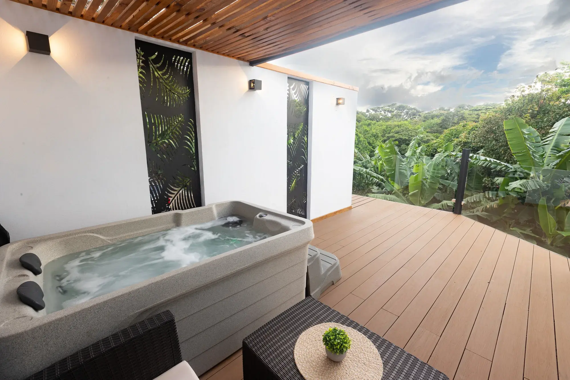 Jacuzzi del Domo 2 con vista a la naturaleza